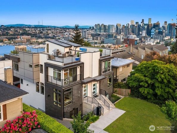 1516 Bigelow Avenue N, Seattle WA 98109
