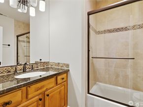 217 7th Avenue W, Kirkland WA 98033