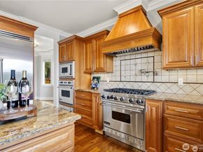 217 7th Avenue W, Kirkland WA 98033