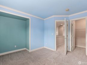 120 Newport Way NW 16, Issaquah WA 98027