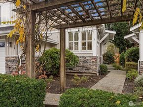 120 Newport Way NW 16, Issaquah WA 98027