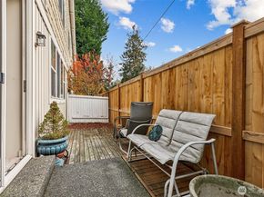 120 Newport Way NW 16, Issaquah WA 98027
