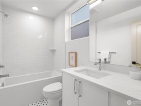 722 N 36th Street, Seattle WA 98103