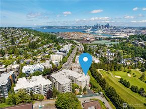 3221 SW Avalon Way 105, Seattle WA 98126