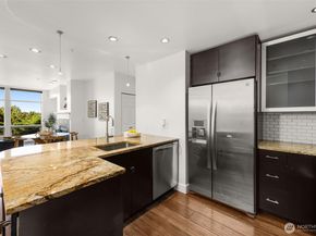 3221 SW Avalon Way 105, Seattle WA 98126