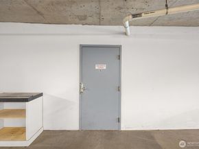 3221 SW Avalon Way 105, Seattle WA 98126