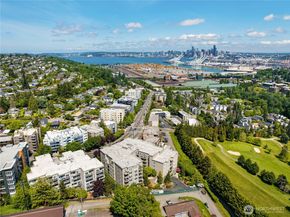 3221 SW Avalon Way 105, Seattle WA 98126
