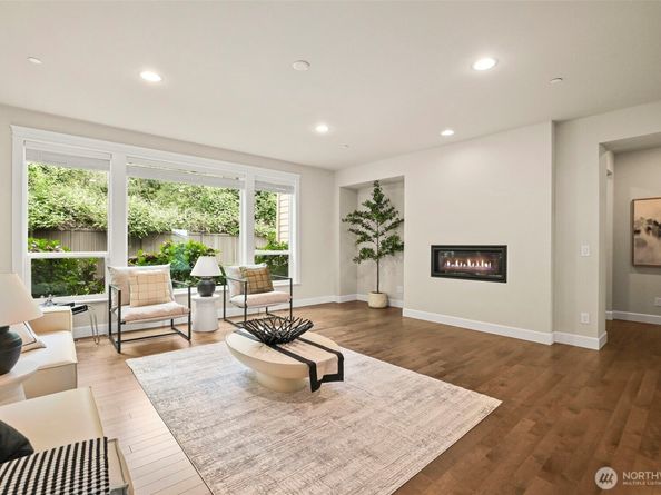 29 242nd Street SE, Bothell WA 98021