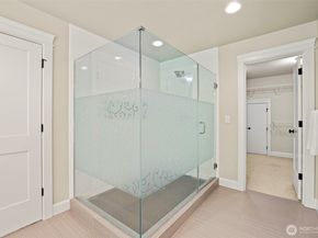 29 242nd Street SE, Bothell WA 98021