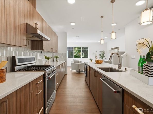 15865 NE 14th Road, Bellevue WA 98008