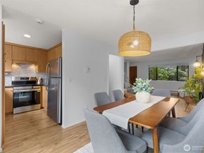 1717 150th Avenue SE 1, Bellevue WA 98007