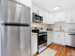 4806 Terrace Drive NE 4806, Seattle WA 98105