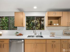 25529 SE 159th Street, Issaquah WA 98027