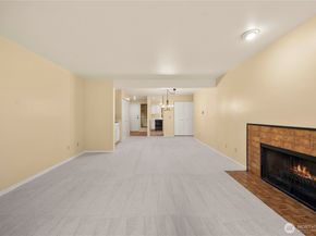 3911 108th Avenue NE B203, Bellevue WA 98004