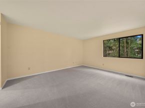 3911 108th Avenue NE B203, Bellevue WA 98004