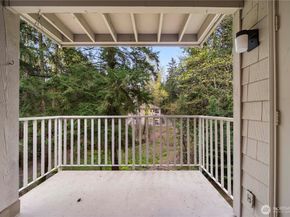 3911 108th Avenue NE B203, Bellevue WA 98004