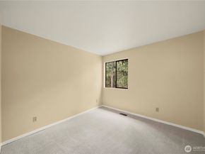 3911 108th Avenue NE B203, Bellevue WA 98004