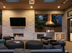 2131 104th Place SE, Bellevue WA 98004