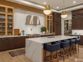 2131 104th Place SE, Bellevue WA 98004