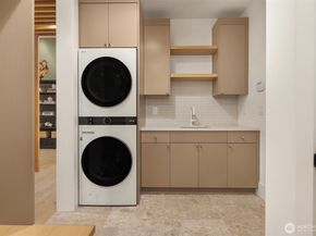 2131 104th Place SE, Bellevue WA 98004