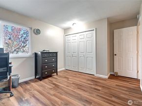 8823 Holly Dr E206, Everett WA 98208