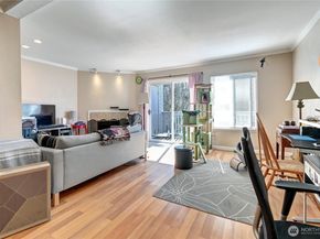 8823 Holly Dr E206, Everett WA 98208