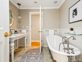 25845 SE 152 Street, Issaquah WA 98027