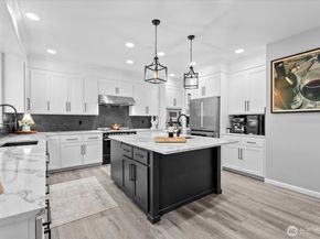 8907 NE 152nd Place, Bothell WA 98011