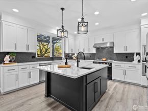 8907 NE 152nd Place, Bothell WA 98011