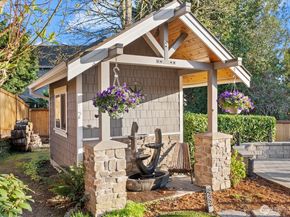 8907 NE 152nd Place, Bothell WA 98011