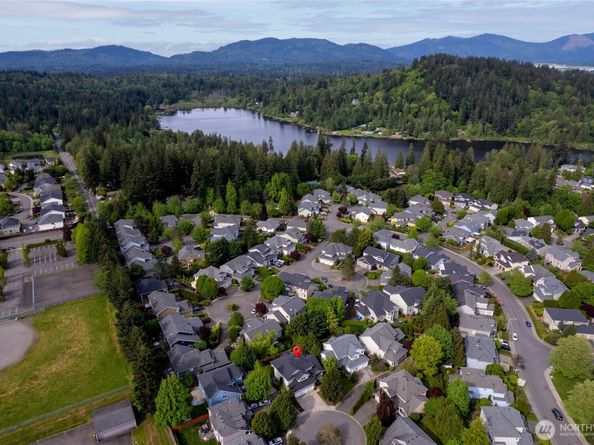 18636 172nd Place SE, Renton WA 98058