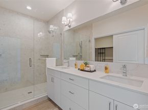 11231 Greenwood Avenue N A, Seattle WA 98133