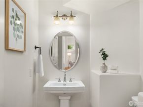 2455 30th Avenue NE, Issaquah WA 98029