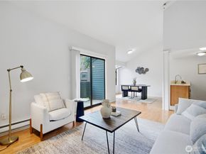 10013 NE 123rd Street C, Kirkland WA 98034