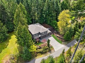 7817 NE Ledgestone Loop, Bainbridge Island WA 98110