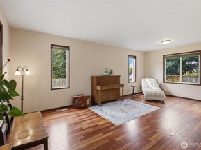 15405 204th Avenue SE, Renton WA 98059
