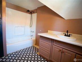 1707 22nd Avenue S, Seattle WA 98118