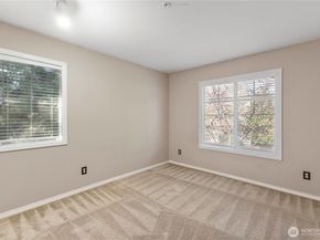 23321 60th Place S 71, Kent WA 98032