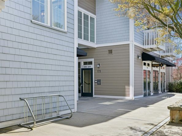 115 Hall Brothers Loop NE 208, Bainbridge Island WA 98110