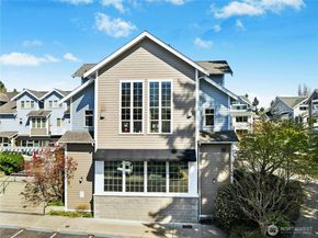 115 Hall Brothers Loop NE 208, Bainbridge Island WA 98110