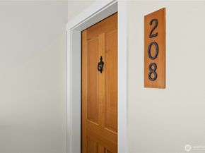115 Hall Brothers Loop NE 208, Bainbridge Island WA 98110