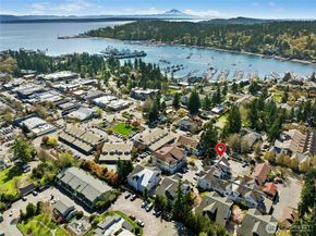 115 Hall Brothers Loop NE 208, Bainbridge Island WA 98110