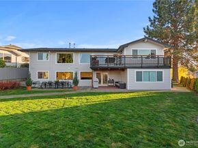Undisclosed Address #2503566, Mukilteo WA 98275