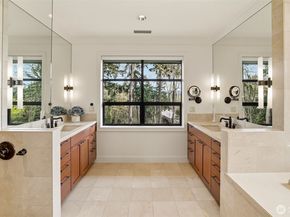 9632 Lake Washington Blvd NE, Bellevue WA 98004