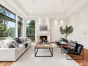 9632 Lake Washington Blvd NE, Bellevue WA 98004