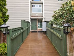 1836 25th Avenue 204, Seattle WA 98122