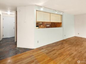 1836 25th Avenue 204, Seattle WA 98122