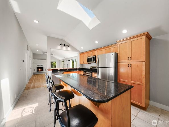 12721 27th Avenue NE, Seattle WA 98125