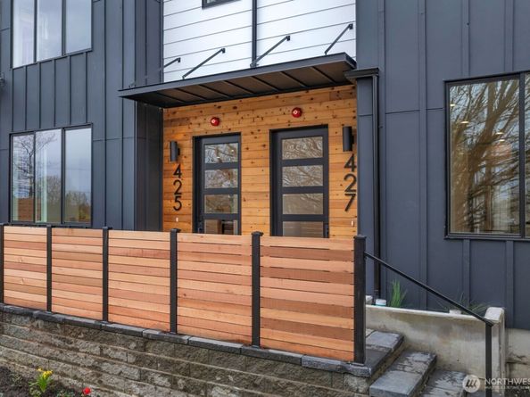 427 19th Avenue E, Seattle WA 98112