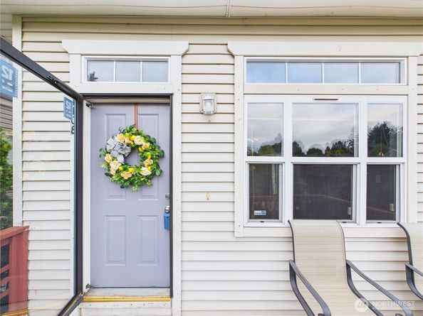 1108 S 207th Street, SeaTac WA 98198